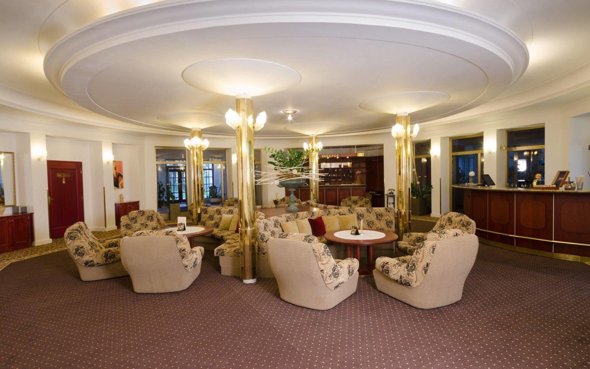 Hotel Ostrov Нимбурк Екстер'єр фото